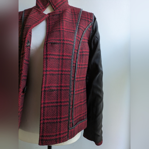 ✨HP✨ EUC....Talbots Red and BlackTimeless Classic Plaid Blazer Size 4 Petite - Picture 5 of 10